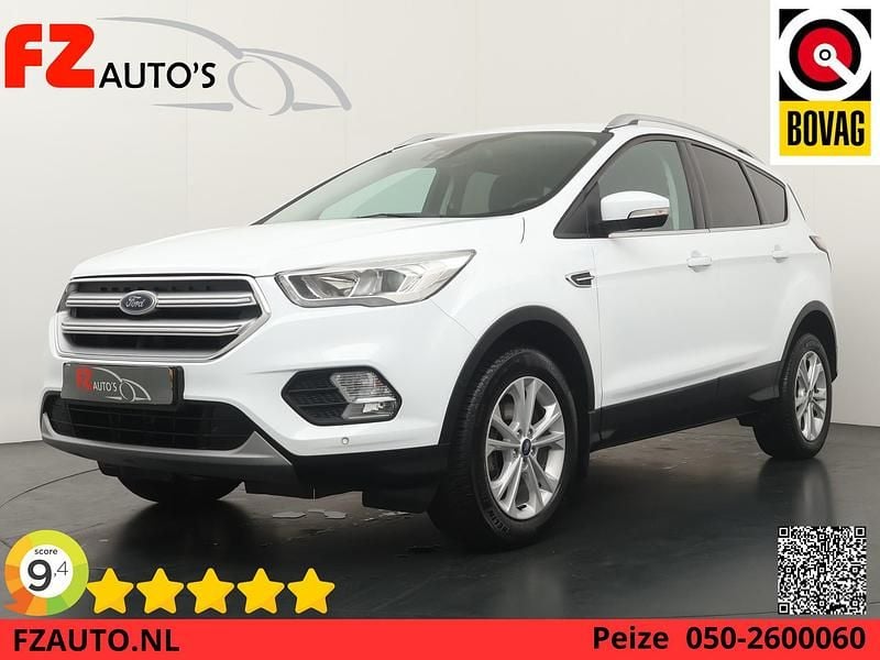 Wit Gebruikt 2018 Ford Kuga Titanium SUV | € 14.445 (Eerlijke prijs) - Afbeelding 1/4