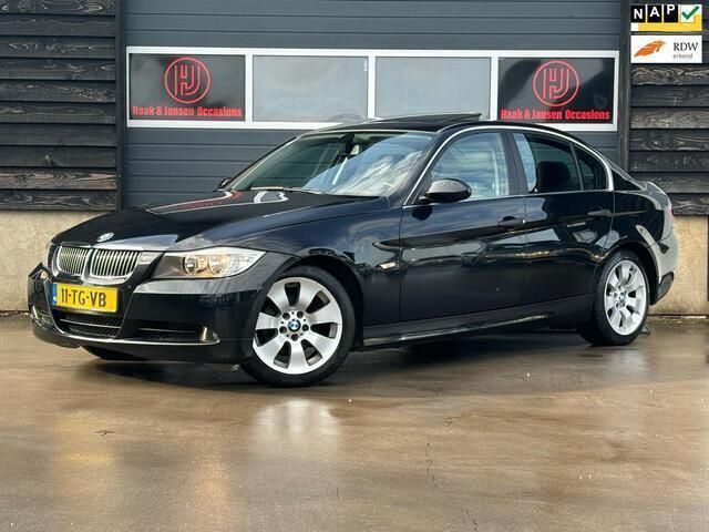 Zwart, metallic lak Gebruikt 2005 BMW 320 Executive Sedan | € 6.995 (Eerlijke prijs) - Afbeelding 1/4