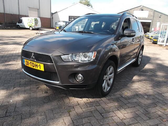 Bruin Gebruikt 2012 Mitsubishi Outlander Edition SUV | € 8.950 (Goede deal) - Afbeelding 1/4