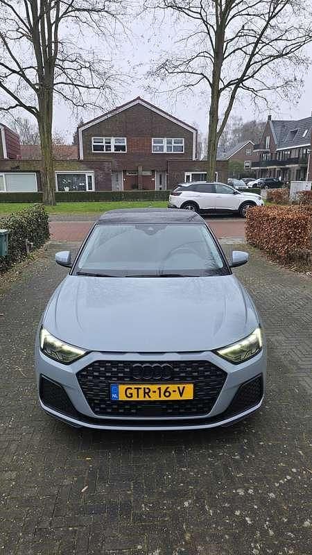 Grijs Occasion 2022 Audi A1 Advanced Hatchback | € 22.950 (Eerlijke prijs) - Afbeelding 1/4