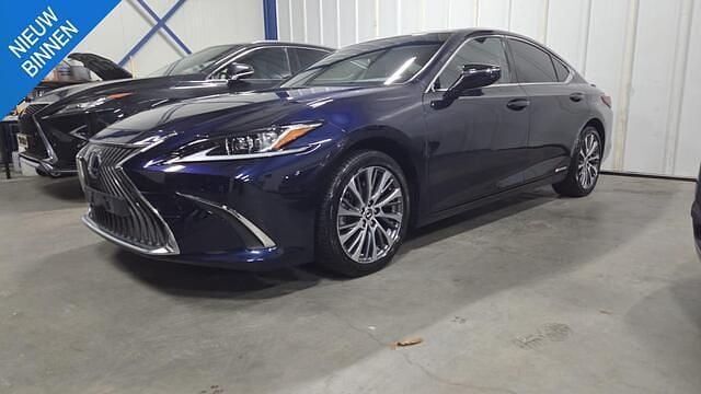 Blauw Occasion 2020 Lexus ES300H Executive Line Sedan | € 34.950 (Goede deal) - Afbeelding 1/4