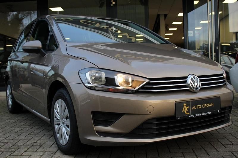 Bruin Occasion 2015 VW Golf Sportsvan Trendline MPV | € 8.999 (Eerlijke prijs) - Afbeelding 1/4