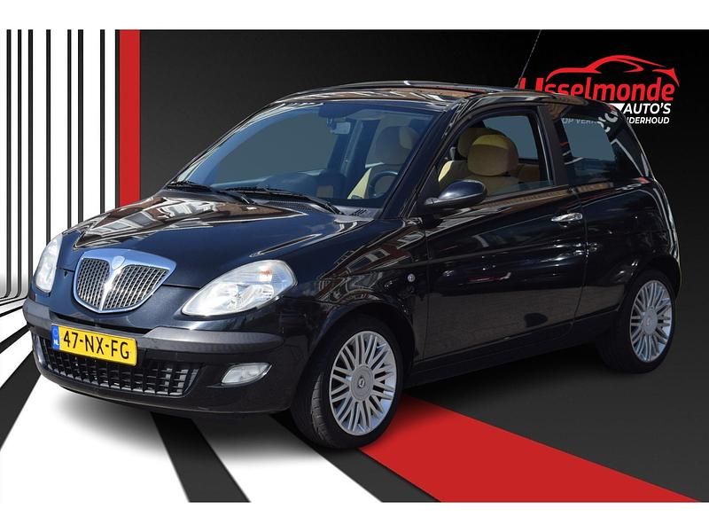 Zwart Gebruikt 2004 Lancia Ypsilon Hatchback | € 2.440 - Afbeelding 1/4