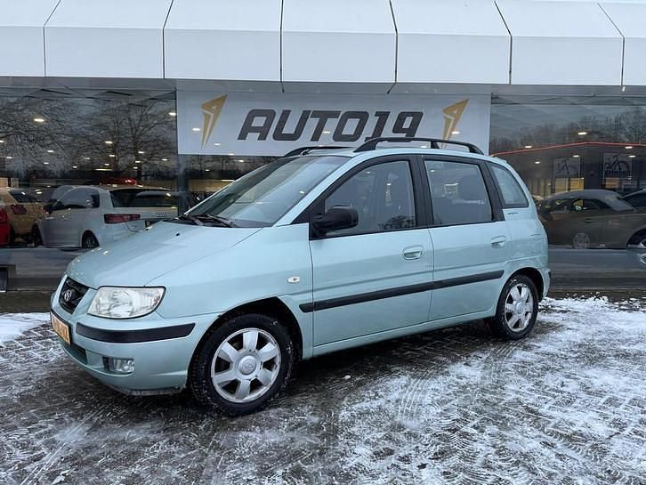 Groen (metallic) Occasion 2005 Hyundai Matrix Dynamiq MPV | € 1.719 (Iets duurder) - Afbeelding 1/3