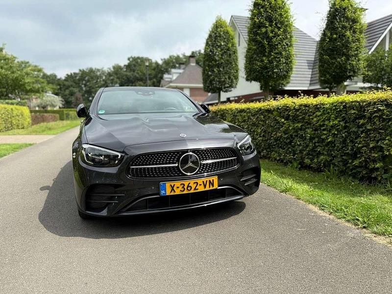Zwart Gebruikt 2024 Mercedes E300 AMG Sedan | € 55.750 (Goede deal) - Afbeelding 1/4