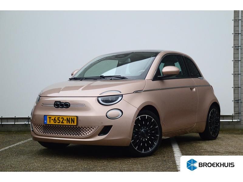 Occasion Fiat 500e La Prima 86 kW (118 PK) 2023 Rood Hatchback