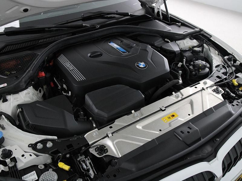 Occasion BMW 320e Sport Line 204 PK (150 kW) 2021 Wit Stationwagen