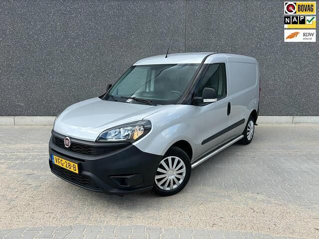 Grijs Gebruikt 2020 Fiat Doblò MPV | € 8.950 (Eerlijke prijs) - Afbeelding 1/4