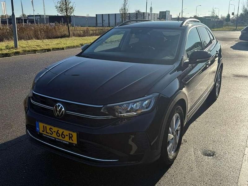 Zwart Gebruikt 2022 VW Taigo Life SUV | € 17.000 (Eerlijke prijs) - Afbeelding 1/4