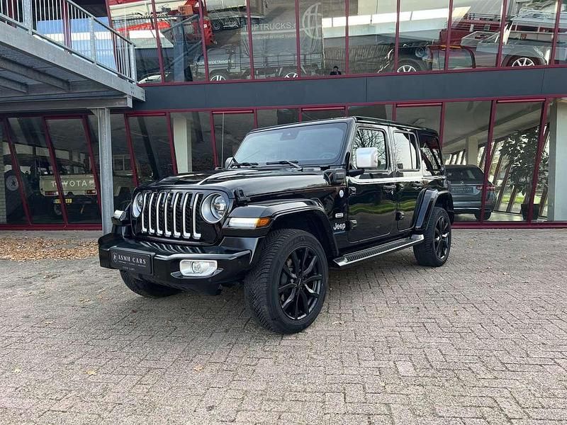 Zwart (metallic) Gebruikt 2023 Jeep Wrangler Unlimited Sahara SUV | € 64.950 (Super prijs) - Afbeelding 1/4