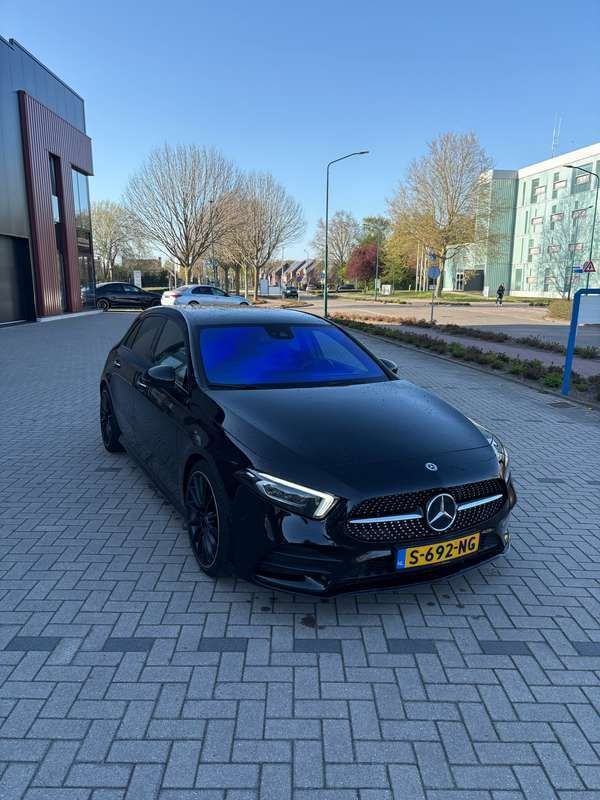 Zwart Gebruikt 2019 Mercedes A200 Edition 1 Hatchback | € 19.500 (Eerlijke prijs) - Afbeelding 1/4