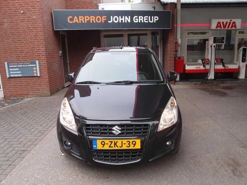 Zwart Gebruikt 2015 Suzuki Splash Exclusive Hatchback | € 10.900 (Iets duurder) - Afbeelding 1/4