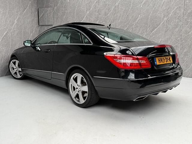Zwart Gebruikt 2009 Mercedes E500 Elegance Coupé | € 12.950 - Afbeelding 1/4