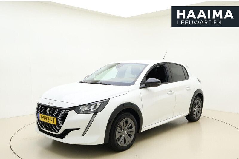 Wit Gebruikt 2023 Peugeot e-208 Style Hatchback | € 23.945 (Eerlijke prijs) - Afbeelding 1/4