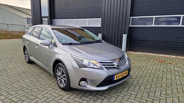 Grijs Occasion 2014 Toyota Avensis Business Edition Stationwagen | € 6.999 (Goede deal) - Afbeelding 1/4