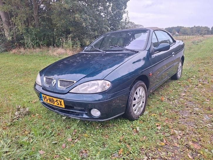 Gebruikt 2003 Renault Mégane II Cabriolet | € 1.150 - Afbeelding 1/4
