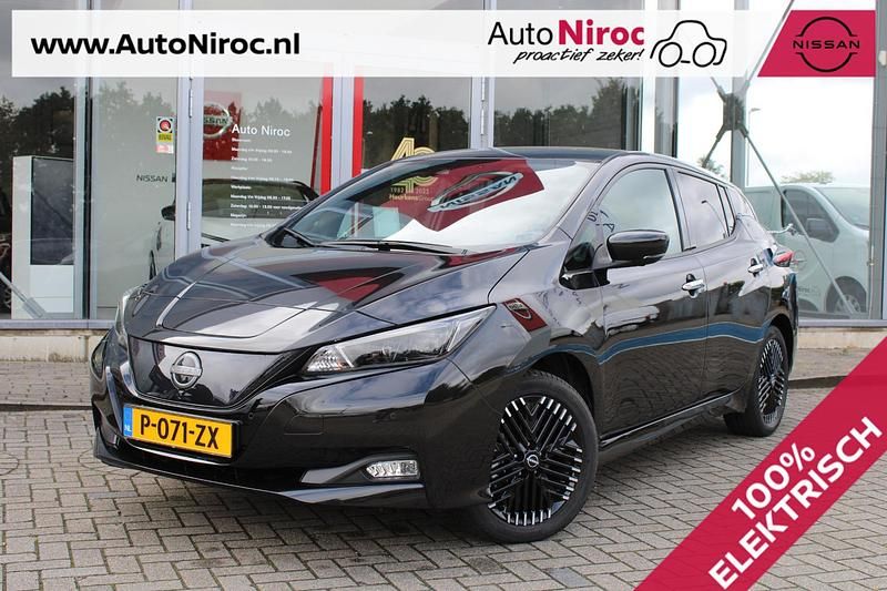 Zwart Gebruikt 2022 Nissan Leaf Tekna Hatchback | € 20.640 (Eerlijke prijs) - Afbeelding 1/4