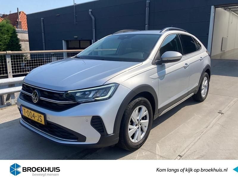Grijs Gebruikt 2023 VW Taigo Life SUV | € 20.900 (Eerlijke prijs) - Afbeelding 1/4