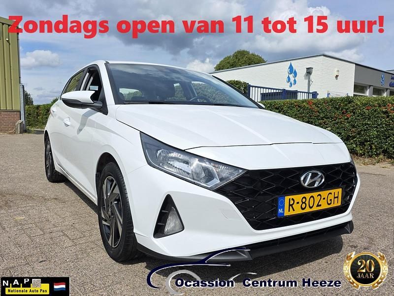 Wit Gebruikt 2022 Hyundai i20 Comfort Hatchback | € 15.899 (Goede deal) - Afbeelding 1/4