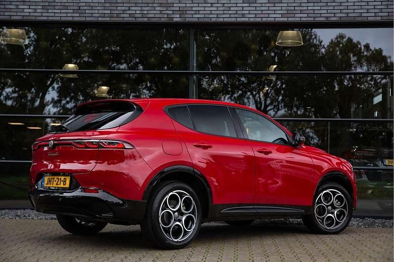 Occasion Alfa Romeo Tonale Sprint 308 PK (226 kW) 2024 Rood SUV