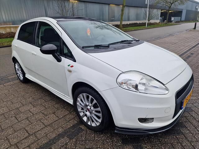 Occasion Fiat Grande Punto 78 PK (57 kW) 2009 Wit Hatchback