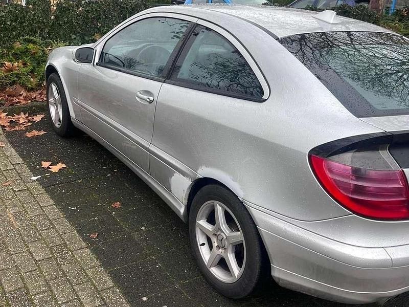 Occasion Mercedes CLK200 129 PK (94 kW) 2001 Zilver Coupé