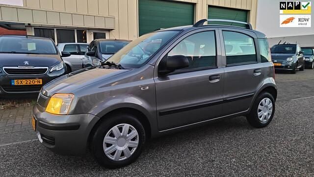 Grijs Occasion 2011 Fiat Panda Active Hatchback | € 4.295 (Iets duurder) - Afbeelding 1/4