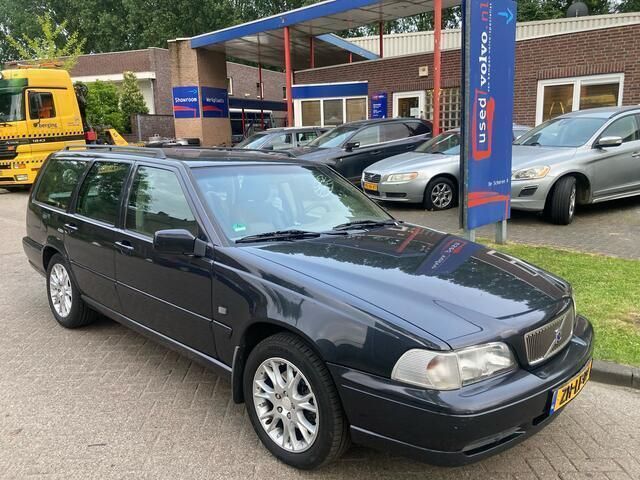 Grijs Gebruikt 1999 Volvo V70 Stationwagen | € 1.775 (Super prijs) - Afbeelding 1/4
