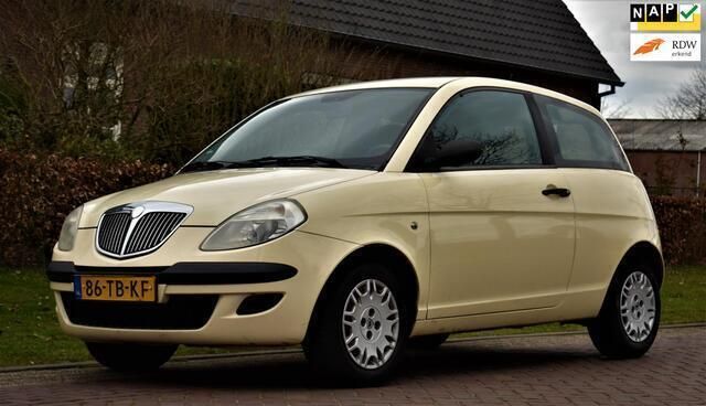 Wit Gebruikt 2006 Lancia Ypsilon Hatchback | € 2.150 (Eerlijke prijs) - Afbeelding 1/4