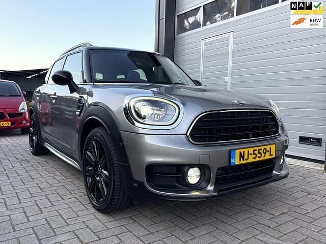 Grijs, metallic lak Gebruikt 2017 Mini Cooper Countryman Chili SUV | € 13.950 (Duur) - Afbeelding 1/4