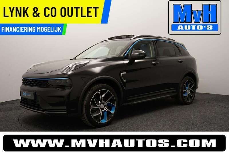 Zwart, metallic lak Gebruikt 2022 Lynk & Co 01 SUV | € 28.099 (Eerlijke prijs) - Afbeelding 1/1