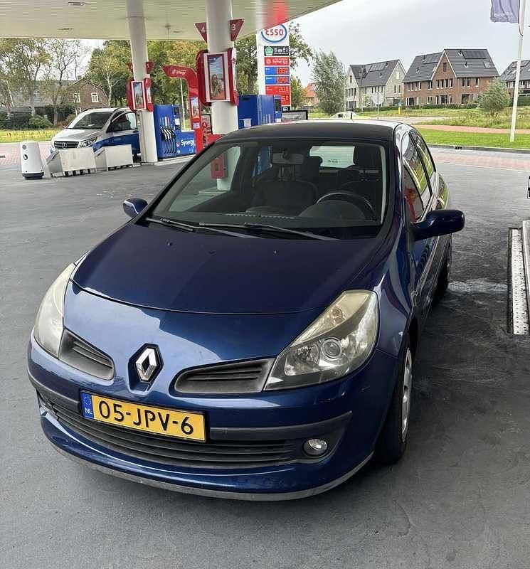 Blauw Gebruikt 2007 Renault Clio II Dynamique Hatchback | € 1.199 (Goede deal) - Afbeelding 1/4