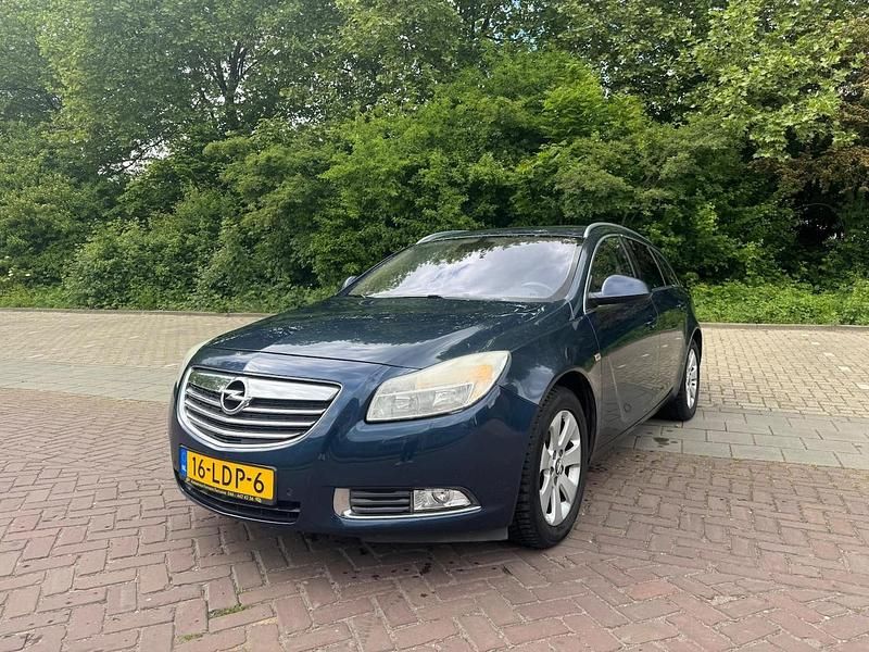 Blauw Occasion 2010 Opel Insignia Edition Stationwagen | € 2.450 (Goede deal) - Afbeelding 1/4