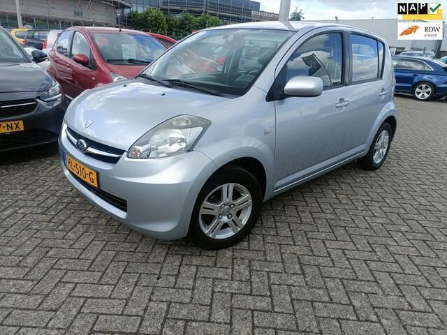 Grijs Gebruikt 2010 Subaru Justy Hatchback | € 3.750 (Iets duurder) - Afbeelding 1/4
