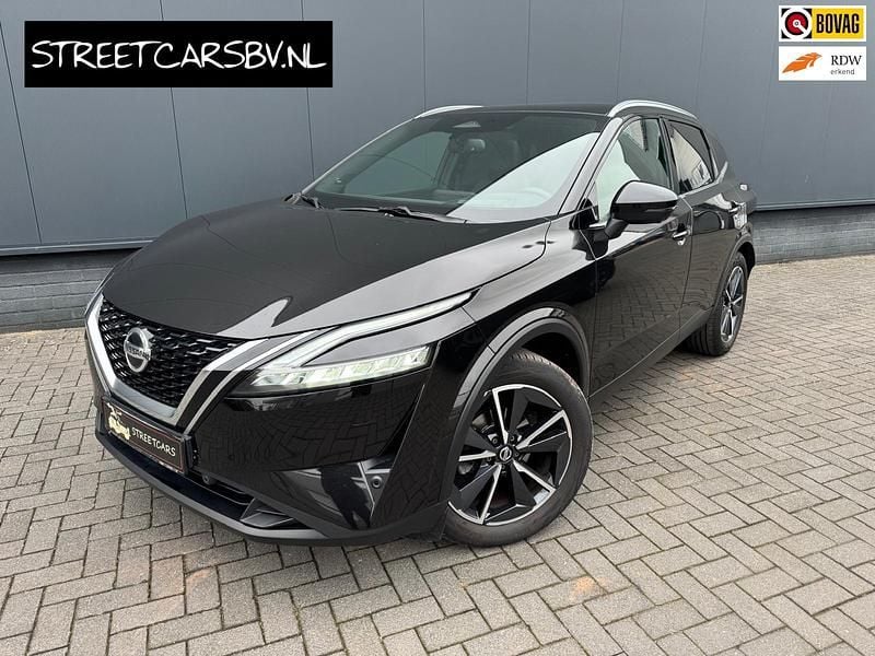 Zwart Gebruikt 2022 Nissan Qashqai Tekna+ SUV | € 27.950 (Eerlijke prijs) - Afbeelding 1/4