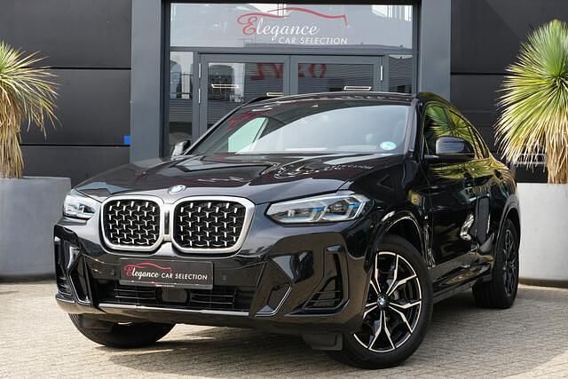 Zwart, metallic lak Gebruikt 2024 BMW X4 Executive SUV | € 72.950 (Eerlijke prijs) - Afbeelding 1/4