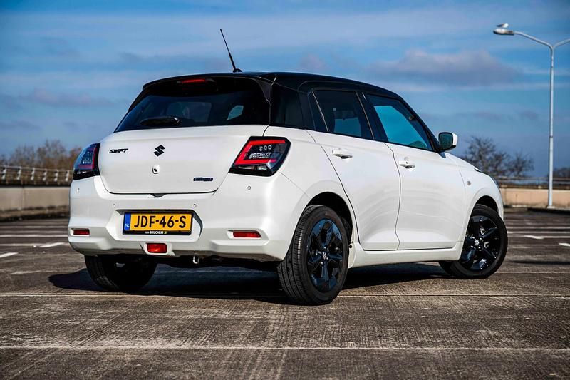 Occasion Suzuki Swift 83 PK (61 kW) 2024 Wit Hatchback