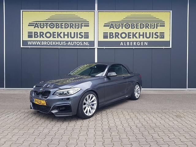 Grijs (metallic) Gebruikt 2015 BMW M235 Executive Cabriolet | € 15.400 - Afbeelding 1/4