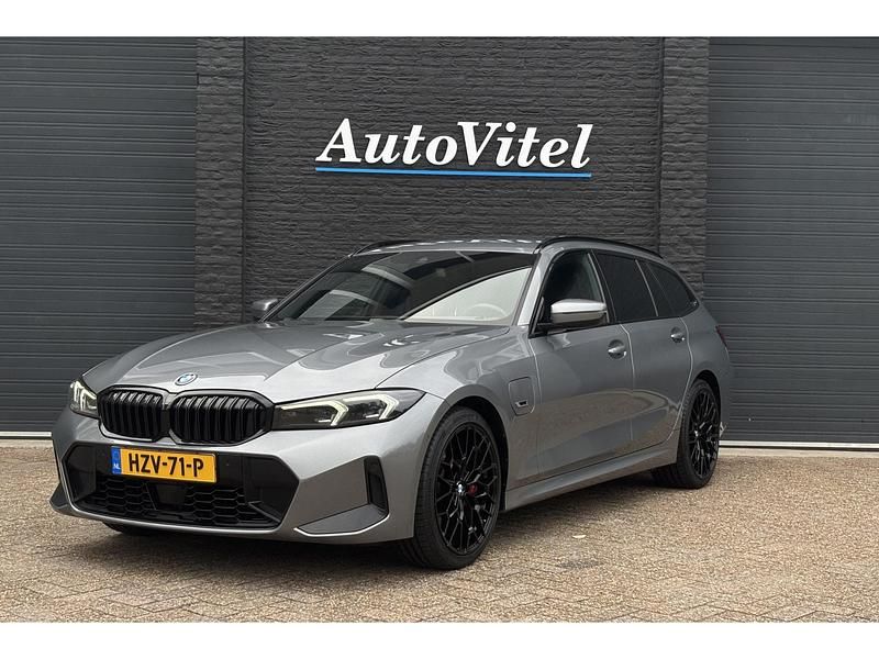 Occasion BMW 330 293 PK (215 kW) 2023 Grijs Stationwagen