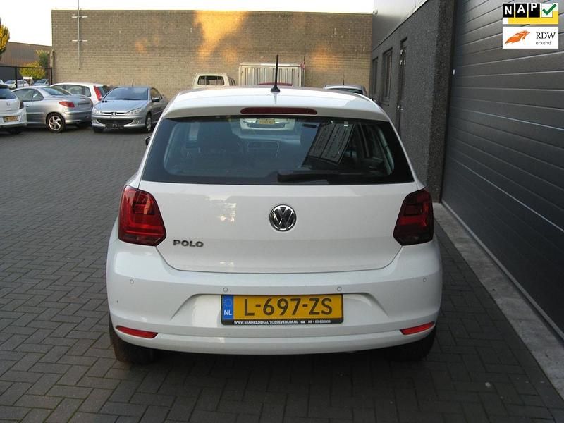 Wit Gebruikt 2014 VW Polo Trendline Hatchback | € 5.950 (Super prijs) - Afbeelding 1/4