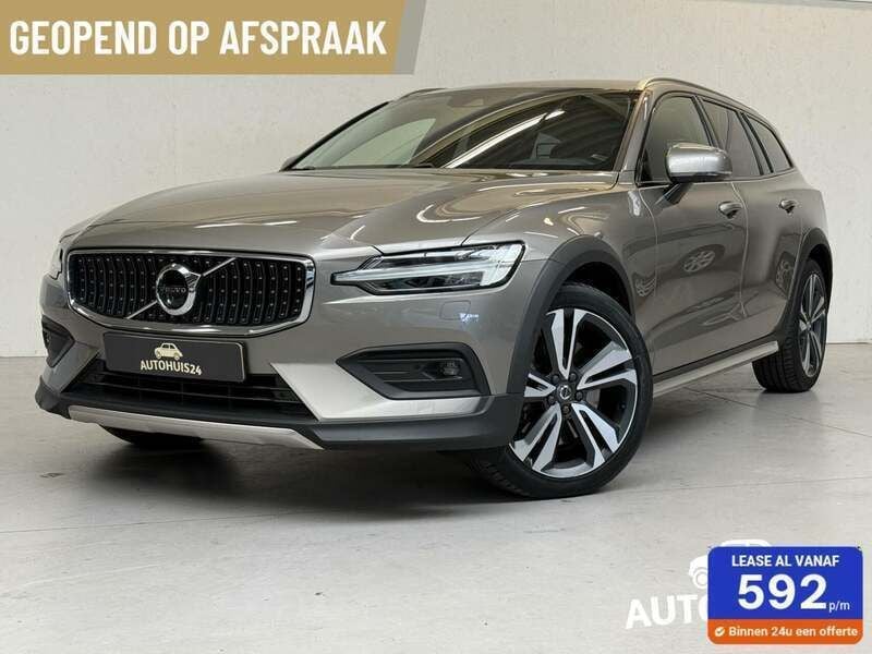 Grijs Gebruikt 2020 Volvo V60 CC Pro Stationwagen | € 36.925 (Super prijs) - Afbeelding 1/3