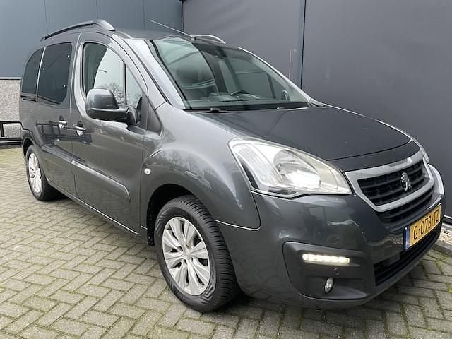 Occasion Peugeot Partner Tepee Active 112 PK (82 kW) 2016 Grijs MPV