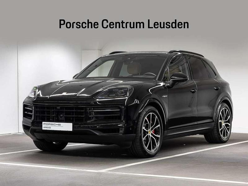 Zwart Gebruikt 2024 Porsche Cayenne S E-Hybrid SUV | € 119.900 (Eerlijke prijs) - Afbeelding 1/4
