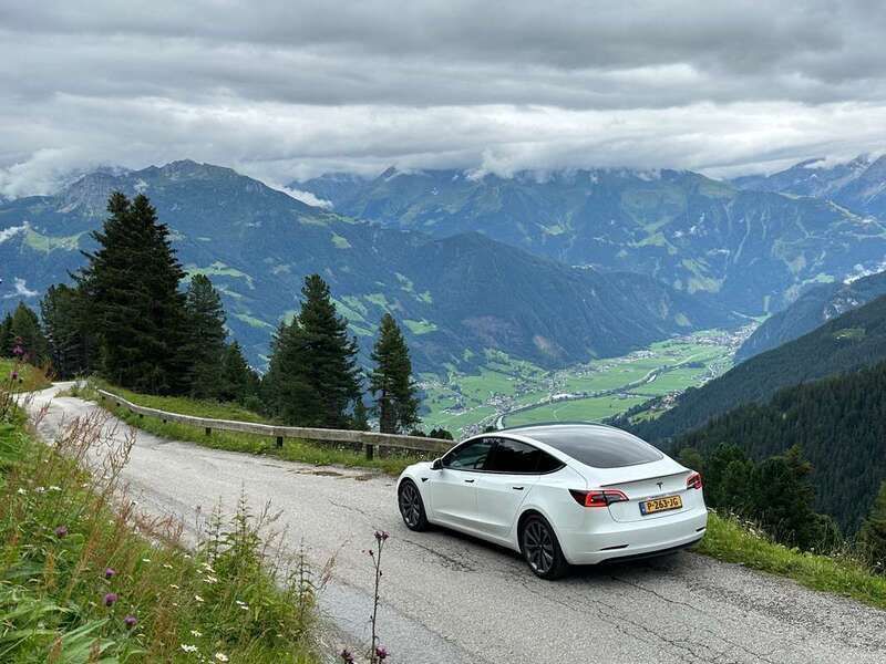 Wit Gebruikt 2022 Tesla Model 3 Long Range Sedan | € 29.999 - Afbeelding 1/4