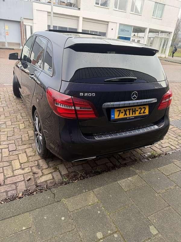 Occasion Mercedes B200 Prestige 156 PK (114 kW) 2014 Paars MPV