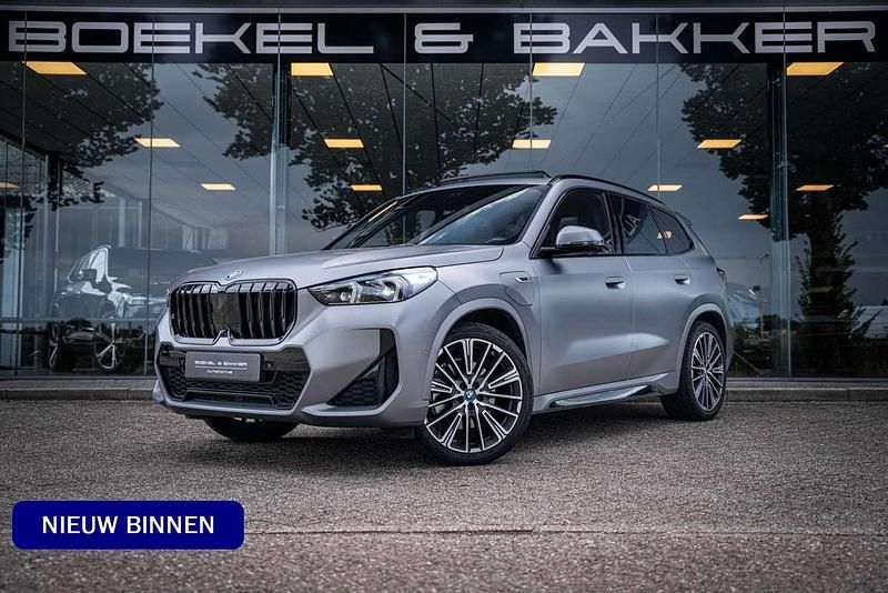 Grijs Gebruikt 2023 BMW X1 SUV | € 56.950 (Iets duurder) - Afbeelding 1/4