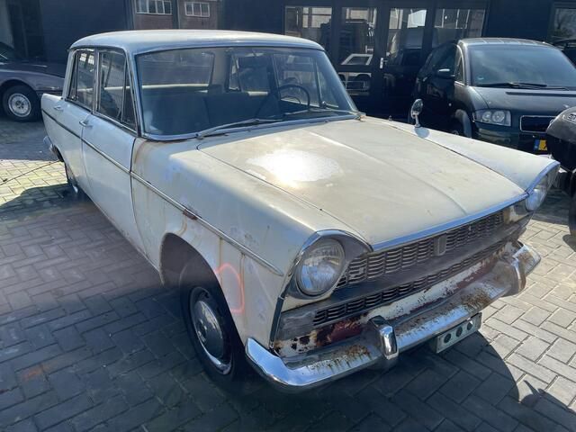Wit Gebruikt 1961 Fiat 1800 Sedan | € 800 - Afbeelding 1/4