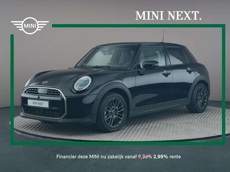 Occasion Mini Cooper Favoured 114 kW (156 PK) 2025 Zwart Hatchback