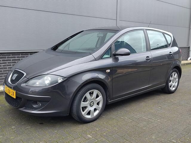 Grijs Gebruikt 2004 Seat Altea MPV | € 1.950 (Eerlijke prijs) - Afbeelding 1/4