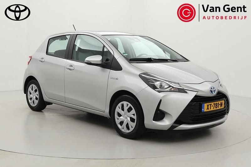 Occasion Toyota Yaris Hybrid Active 101 PK (74 kW) 2019 Grijs Hatchback